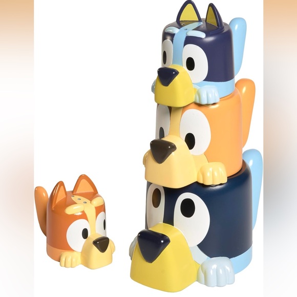 Tomy Other - Bluey Stacking Pourer Bath Toy - NEW